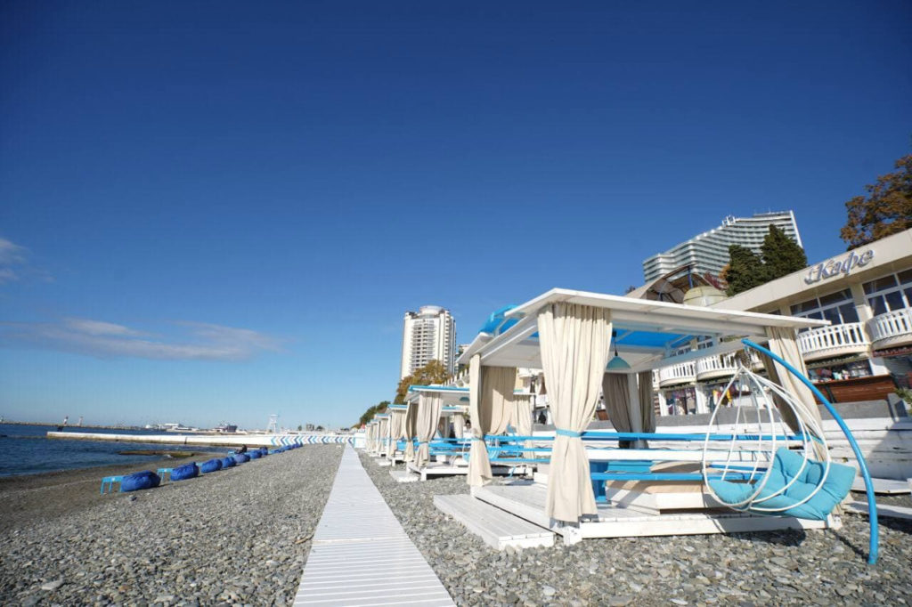 33 пляжа в Сочи получили сертификат о чистоте берега и прибрежных вод