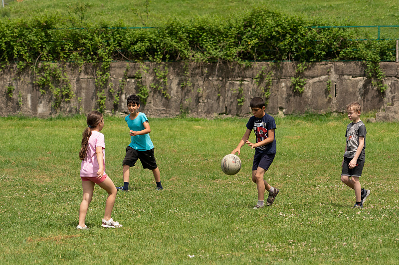 В сочинском селе Калиновое Озеро появится новое футбольное поле и площадка для детей