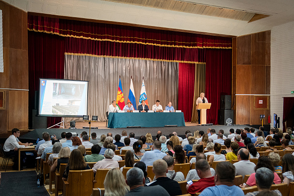 Мэр Сочи Алексей Копайгородский провел встречу жителями Молдовского сельского округа
