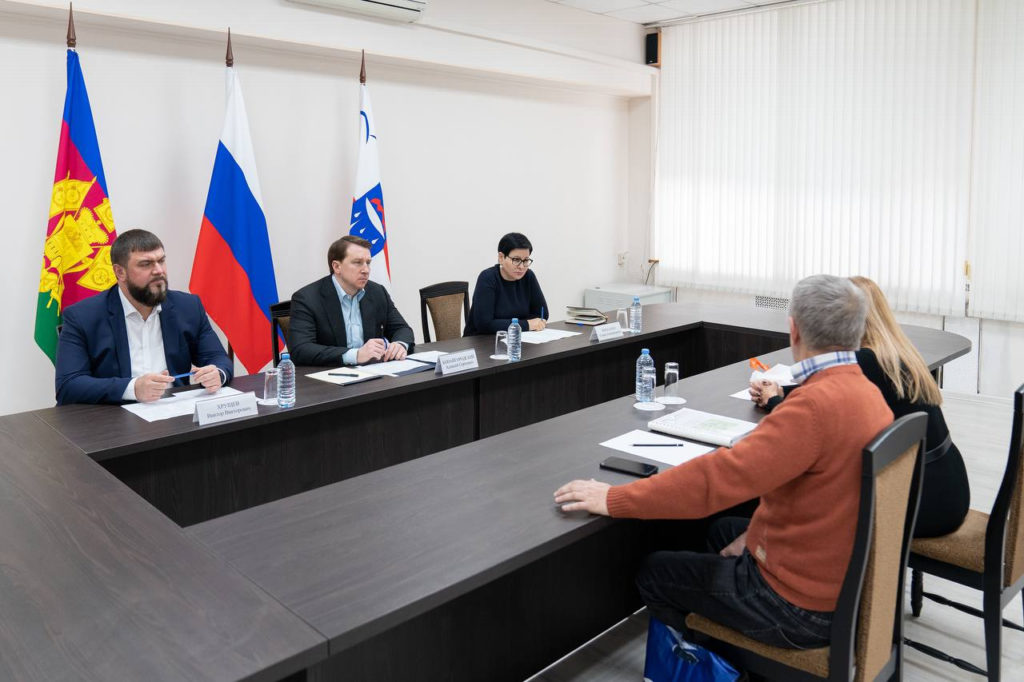 Мэр Сочи провел личный прием граждан Адлерского района