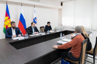 Мэр Сочи провел личный прием граждан Адлерского района