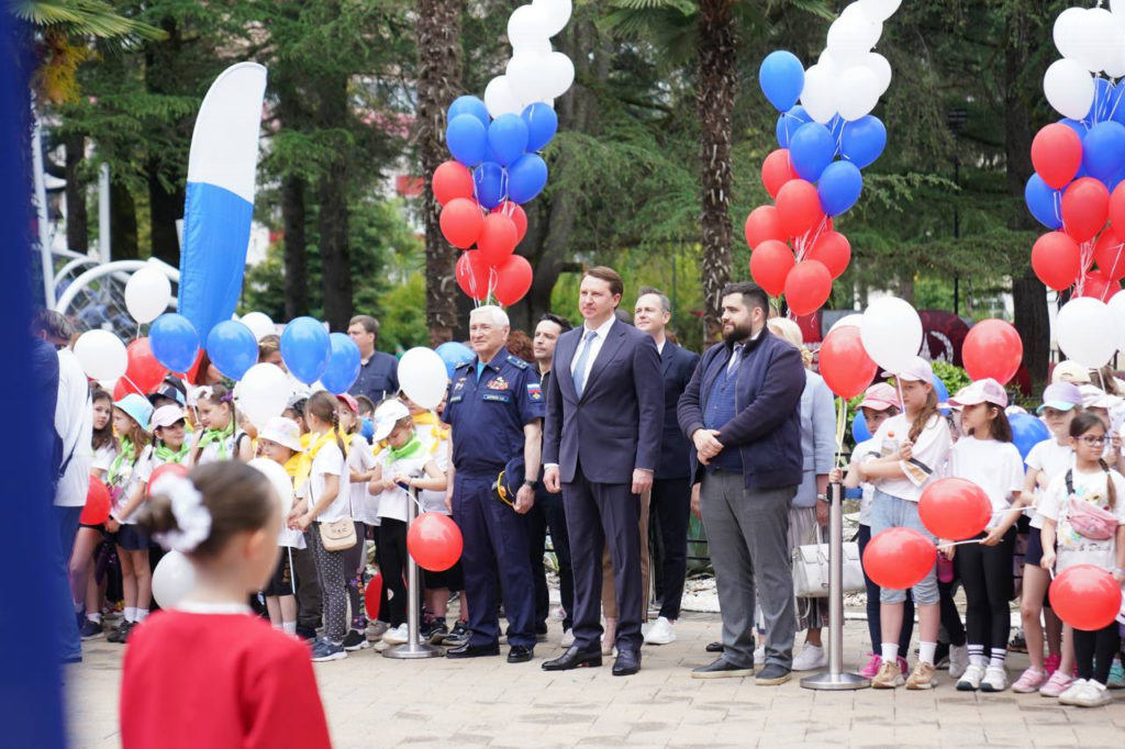 В Сочи открыли первую в России научную детскую площадку. Видео