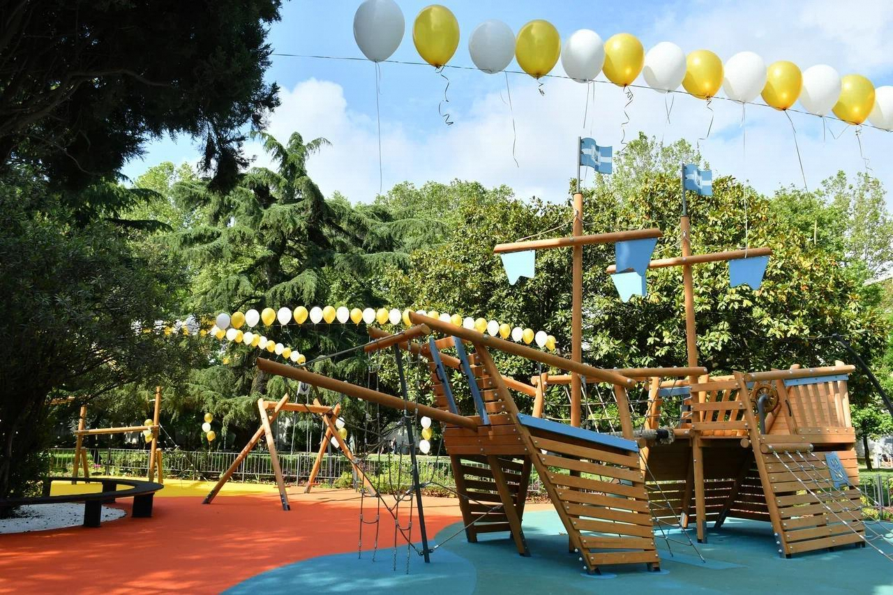 В Сочи открылись 20 новых детских площадок