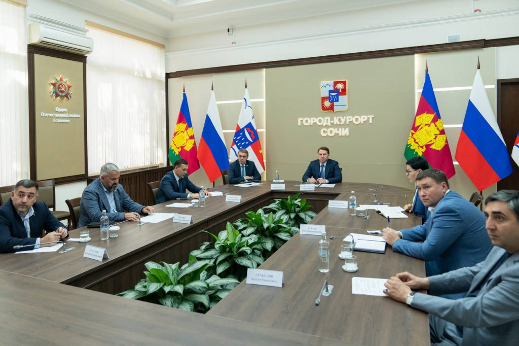 Мэр Сочи Алексей Копайгородский встретился с депутатами Лазаревской территориальной группы