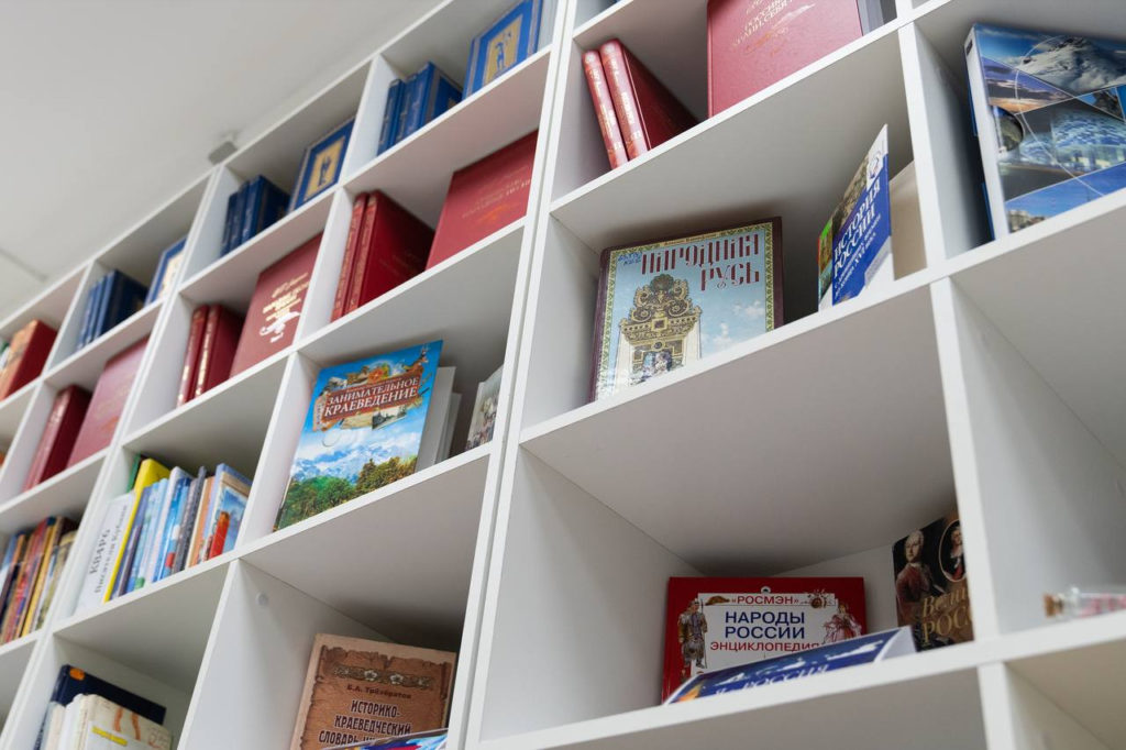 В Сочи на улице Красноармейской открыли обновлённую после ремонта детскую библиотеку