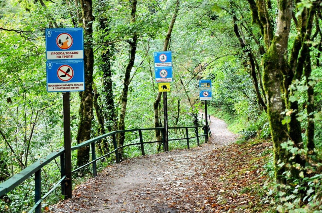 В Сочи модернизируют туристический маршрут к Агурским водопадам