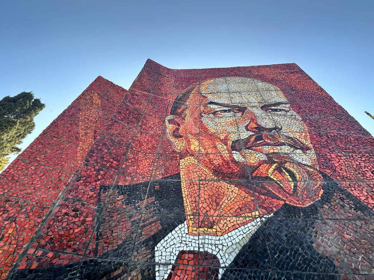 В Сочи мозаичную стелу с портретом Ленину восстановит ГК «Метрополис»