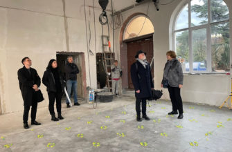 Президент Союза архитекторов России Николай Шумаков осмотрел ход реконструкции Музея архитектуры Сочи
