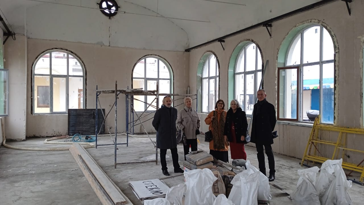 Члены Градостроительного совета осмотрели ход реконструкции Музея архитектуры Сочи