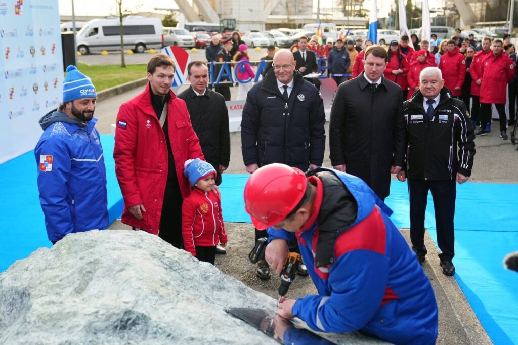 В Сочи заложили памятный камень на площадке строительства Академии фигурного катания и хоккея