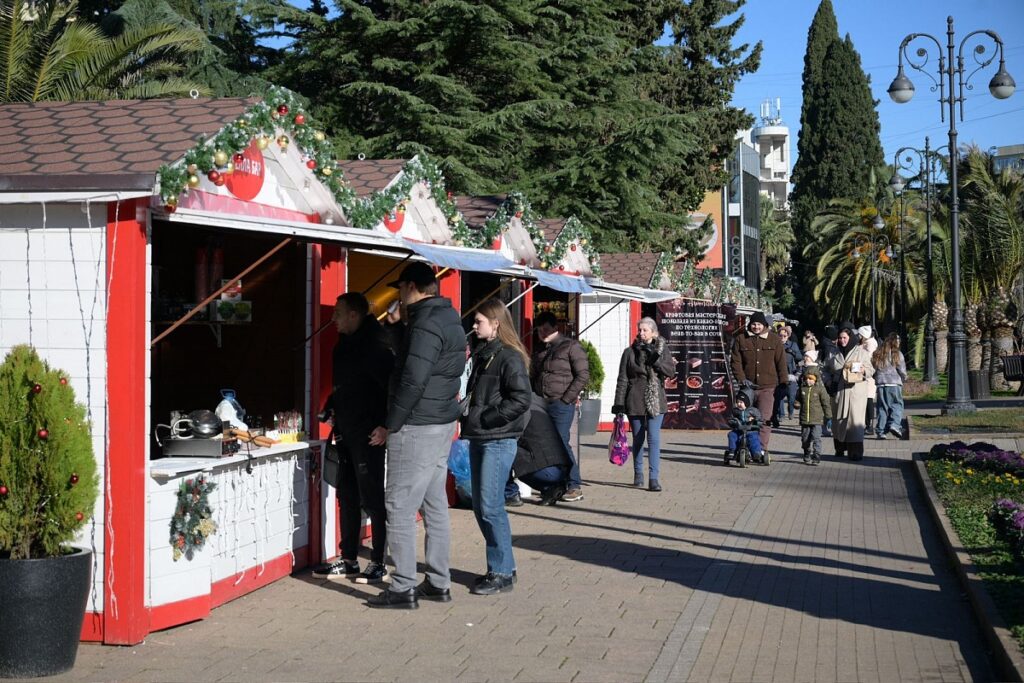 В Сочи откроются три новогодние ярмарки